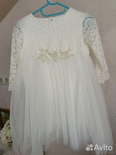 Платье праздничное 98