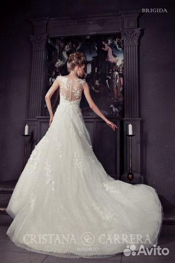 Свадебное платье со шлейфом. От Сristаnа Cаrrera