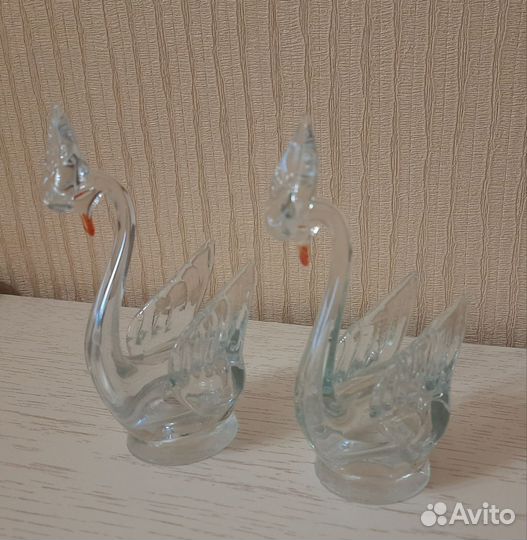 Статуэтка лебедь