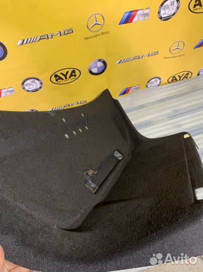 Обшивка двери багажника w221