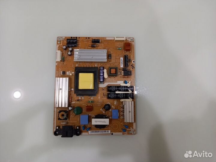 Разбор Samsung UE32D4010