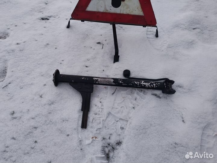 Домкрат Mercedes Benz W124 190e W201 оригинальный