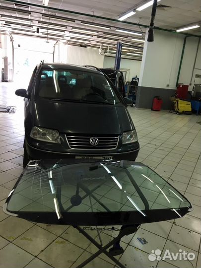 Лобовое стекло Фольксваген Шаран / Форд Гелекси