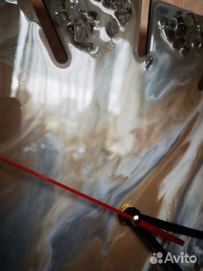 Часы из эпоксидной смолы