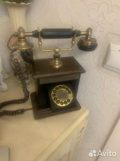 Телефонный аппарат ретро
