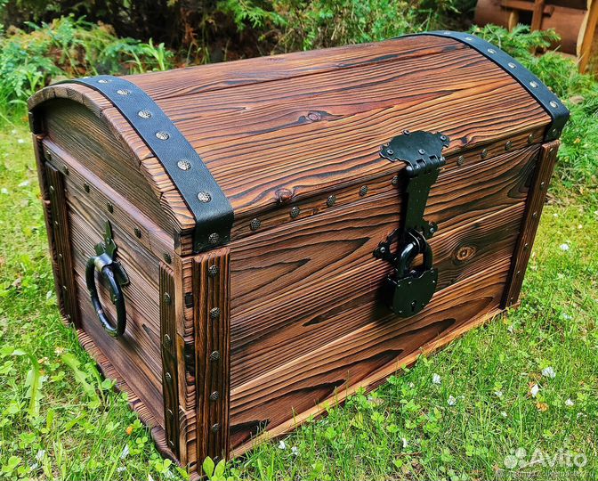 Деревянный сундук
