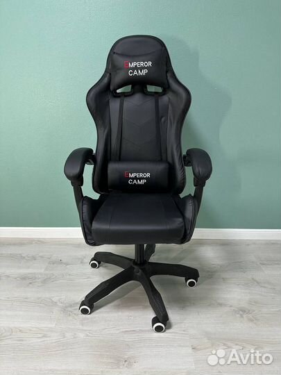 Игровое компьютерное кресло