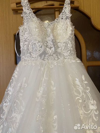 Свадебное платье пышное белое