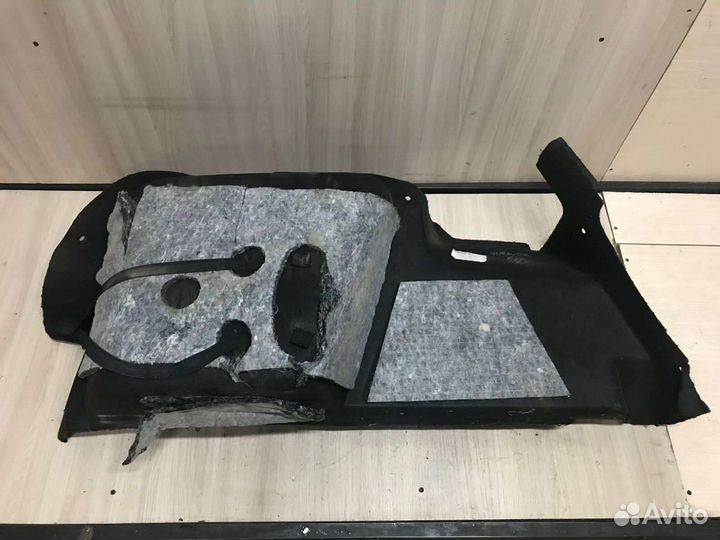 Обшивка багажника правая Peugeot 408