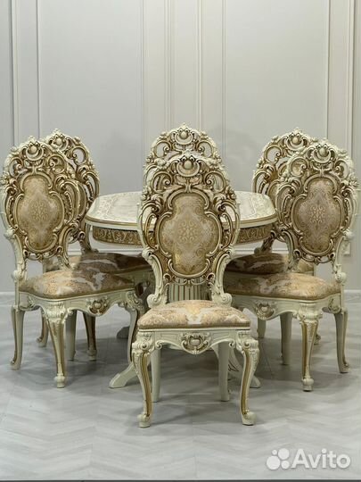 Кухонный стол и стулья