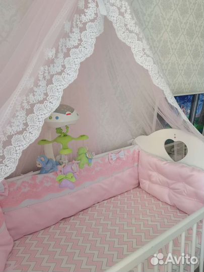 Комплект в детскую кроватку Бортики и балдахин