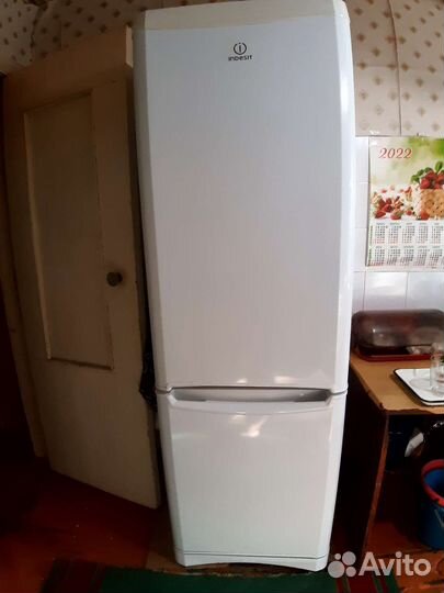 Холодильник indesit