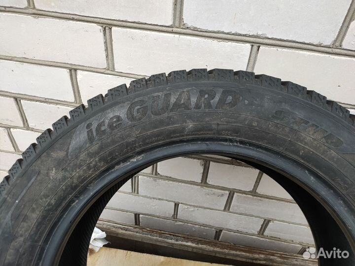 Yokohama Ice Guard Stud IG55 215/60 R17