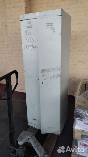 Шкаф металлический для одежды и инструментов