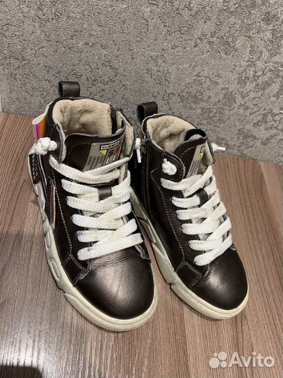 Ботинки для девочки 30р