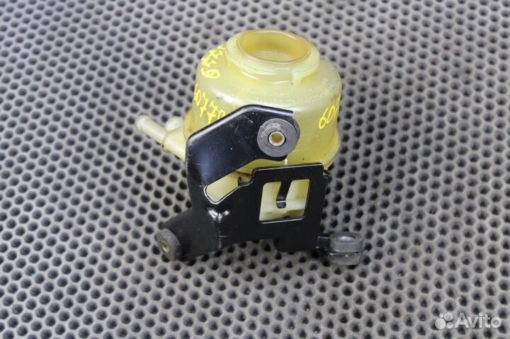 Бачок гур Toyota Camry SV21 1vzfe