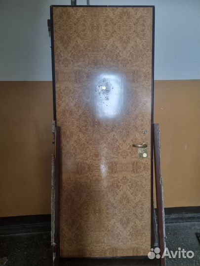 Дверь входная металлическая бу