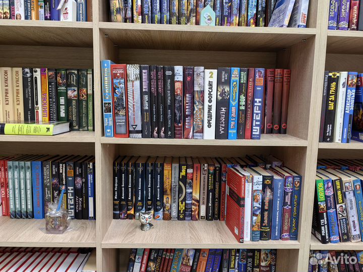 Книги фантастика, романы, классика и др