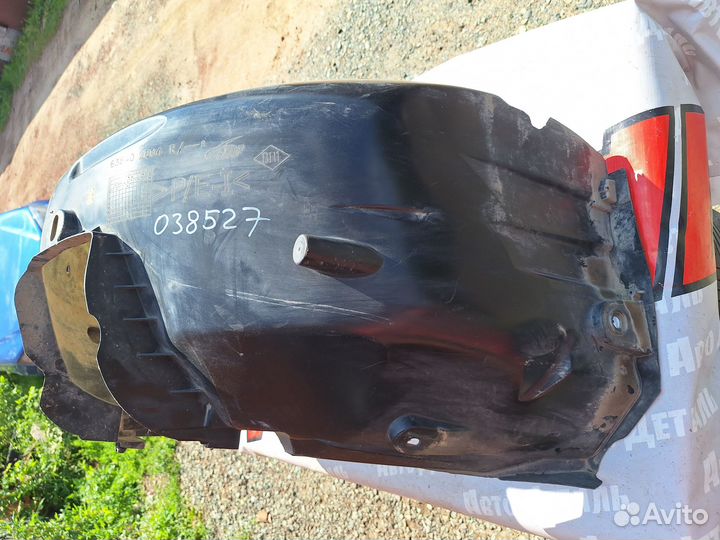 Подкрылок передний правый Renault Arkana Аркана