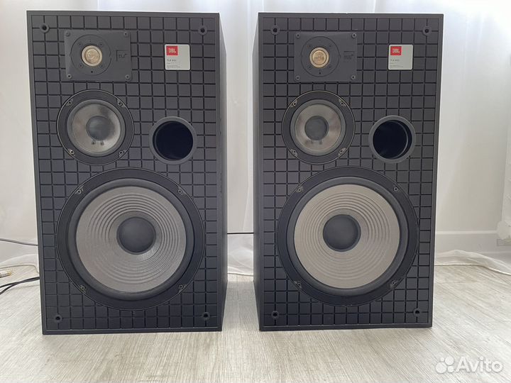 Акустические колонки JBL TLX 9