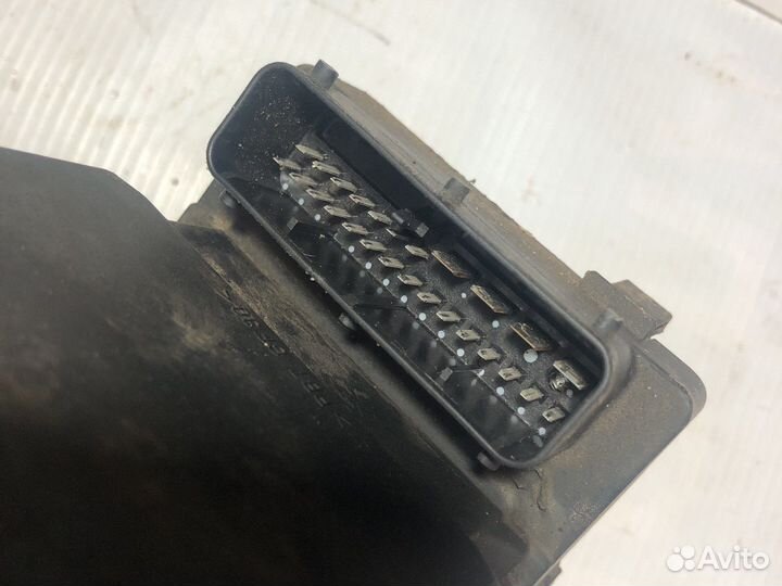 Блок ABS пассат б5 8E0 614 111 P