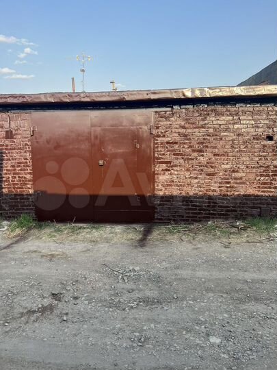 Гараж, > 30 м²