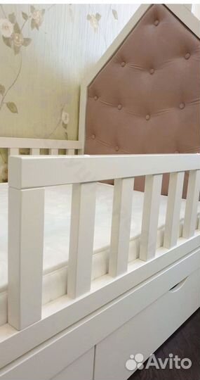 Детская Кровать из бука домик