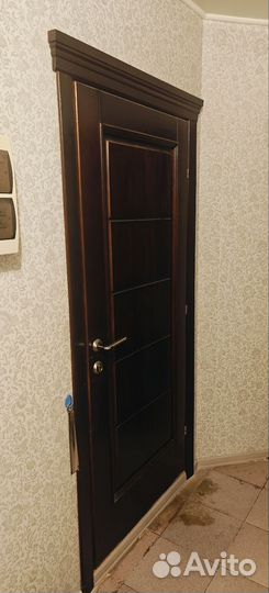 Дверь деревянная бу с коробкой