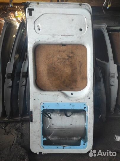 Дверь багажника левая Ford Transit FY 2.0L