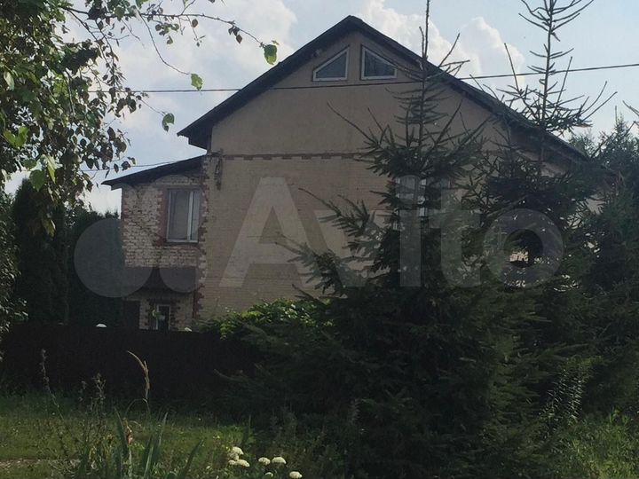 Коттедж 200 м² на участке 8 сот.