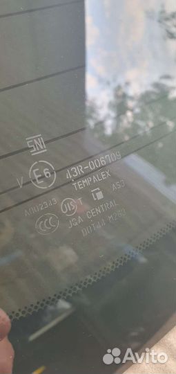 Стекло крышки багажника Infiniti QX70