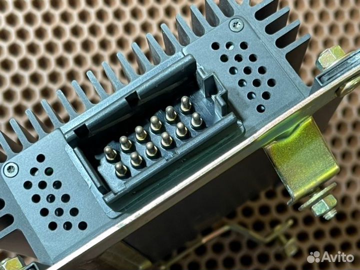 Усилитель звука Mercedes-Benz E280 W124 104.942