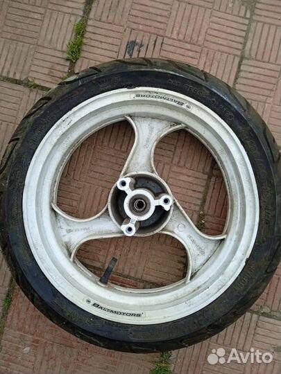 Переднее колесо