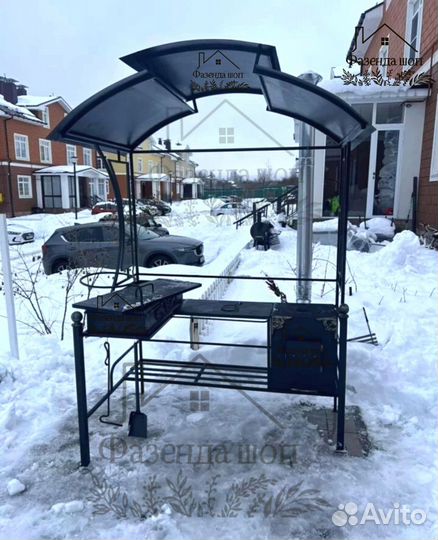 Мангал с крышей