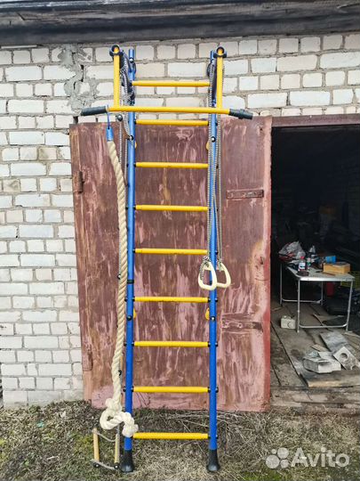 Шведская стенка с турником