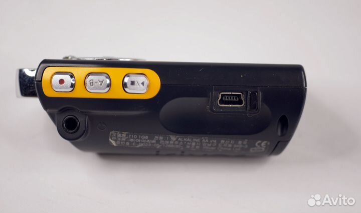 IRiver T10 1 Гб mp3 плеер жёлтый