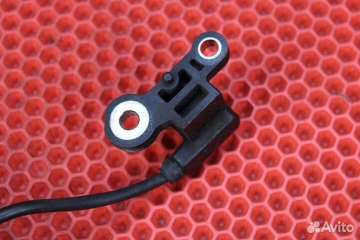 Датчик положения коленвала Mazda 323 BJ14S FS-DE F