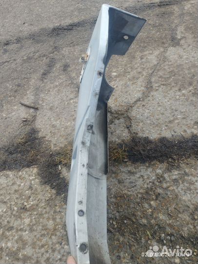 Угол передний Рено Магнум