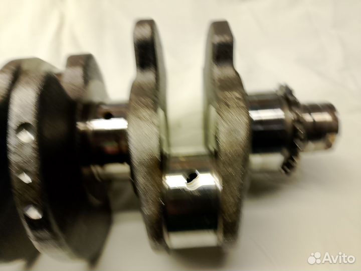 Коленвал VAG 2,0 TDI BKD 038105021AE