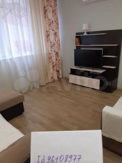 2-к. квартира, 65 м², 2/13 эт.