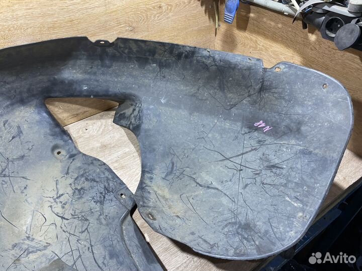 Подкрылок передний левый VW Touran 1 1704419