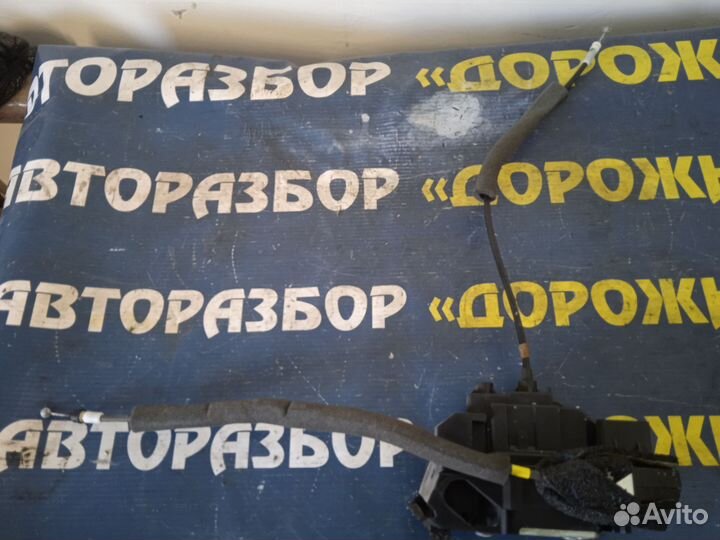 Замок задний правый Nissan Juke