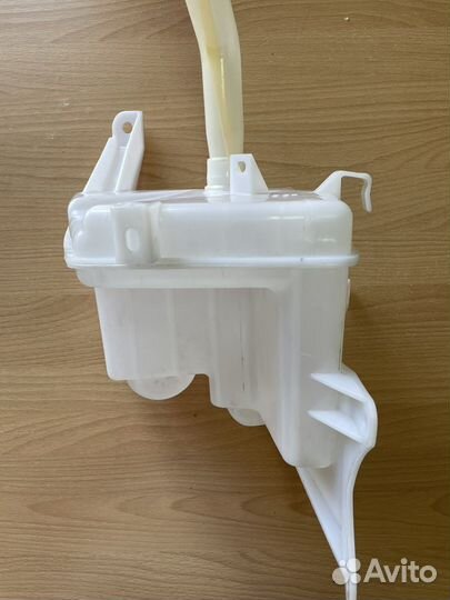 Бачок омывателя toyota corolla 150/ auris