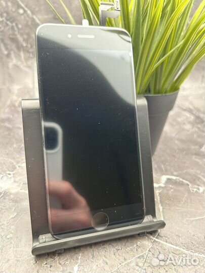 Дисплей на iPhone 6s черный