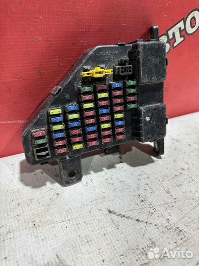 Блок предохранителей салонный Hyundai Tucson 1