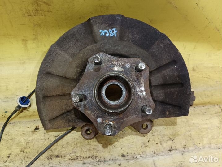 Кулак поворотный передний левый Suzuki Grand