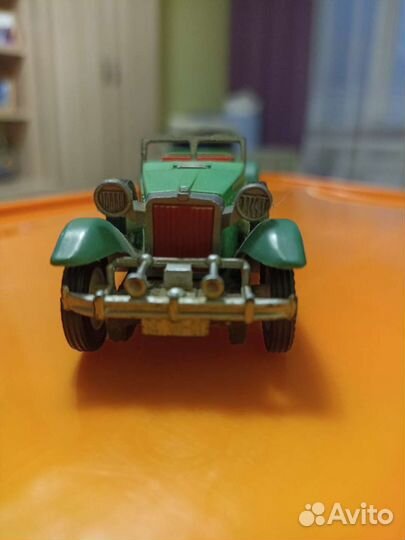 Машинки модельки