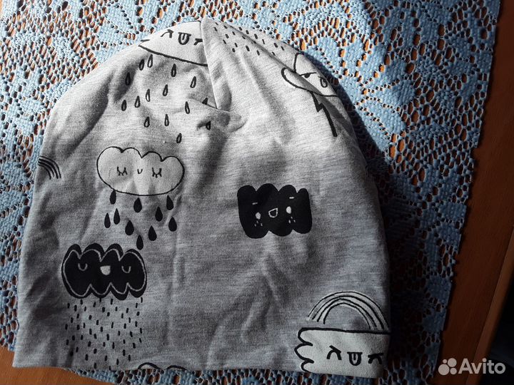 Новые фирменные шапочки +носочки