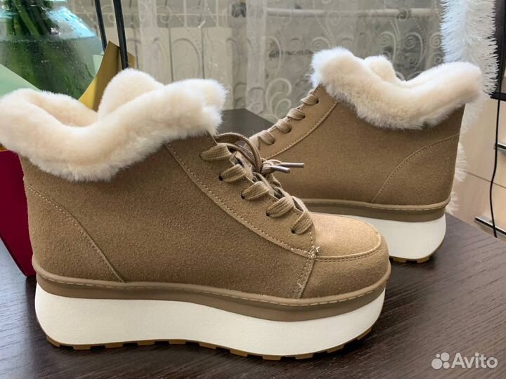 Кроссовки женские 38 размер