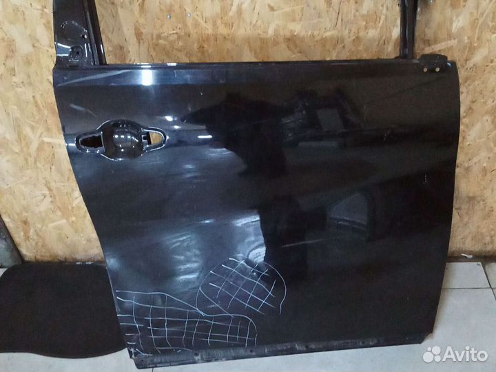 Toyota Alphard 3 дверь передняя правая 2015